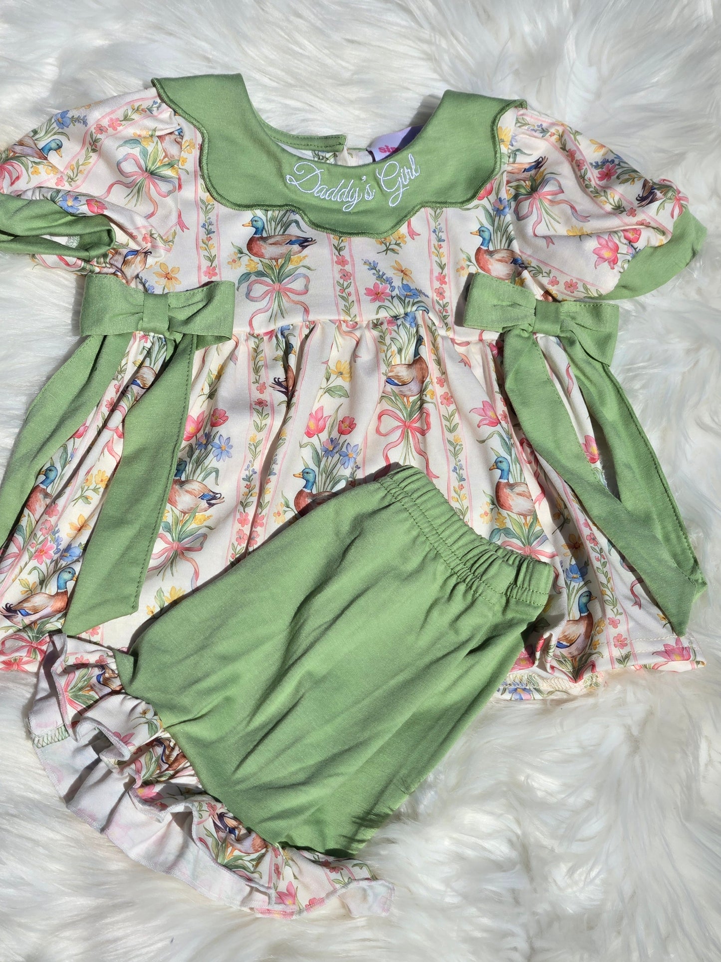 Daddy's Girl Green Duck Floral Bow Shorts Set Simply21